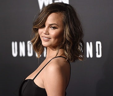 chrissy-teigen