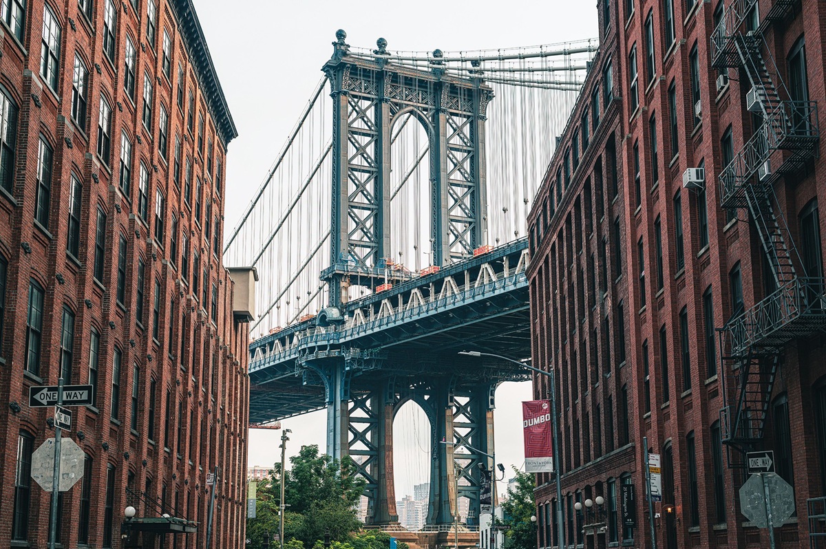 view of manhattan bridge