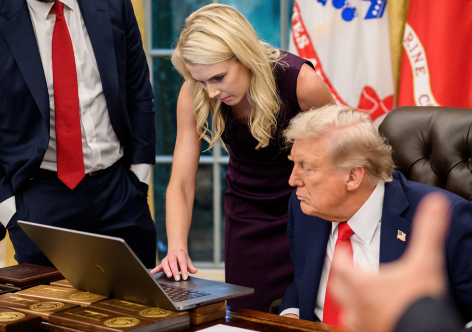 Trump and Harp in oval office